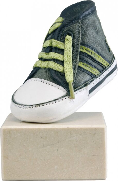 Скульптура "Детский ботинок" (Children's shoe)