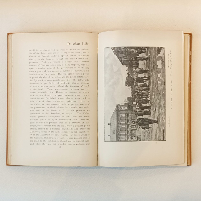 Книга «Russian life in town and country» Палмер, Ф.Х.Э., Лондон, Издательство G. Newnes, 1901 год