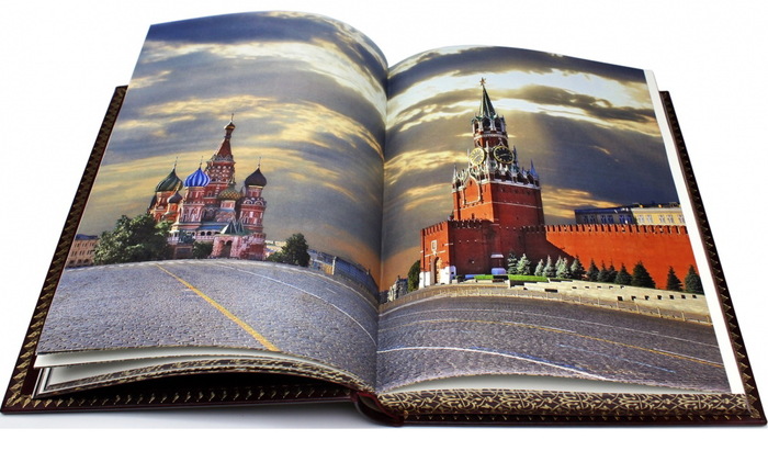 Книга в кожаном переплете "Москва" на английском, в коробе
