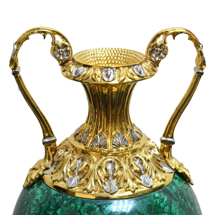 Амфора из малахита