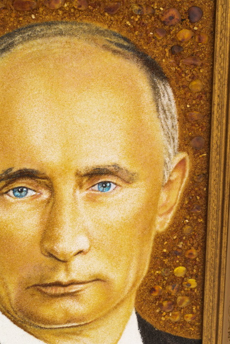 Картина из янтаря "Портрет Путина"