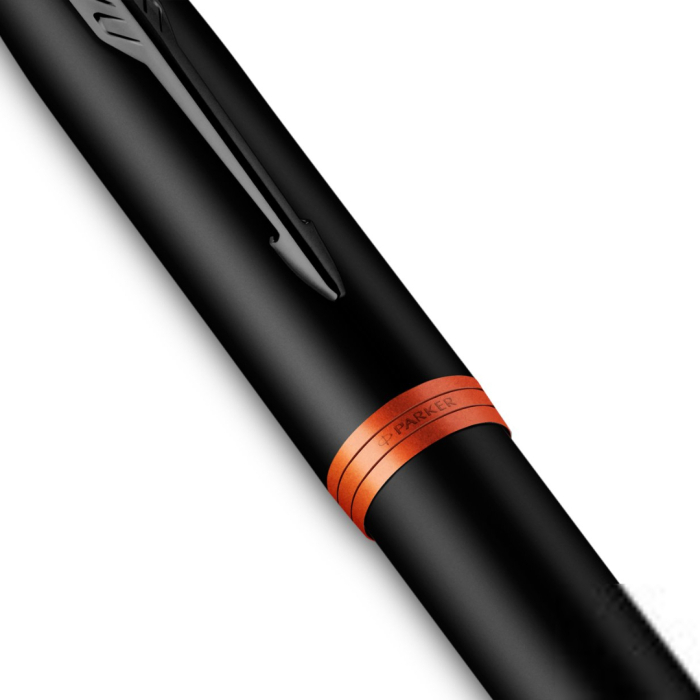 Ручка перьевая Parker IM Vibrant Rings Flame Orange в подарочной упаковке.
