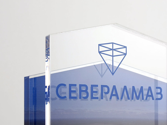 Корпоративный сувенир "Тандем металла и стекла"