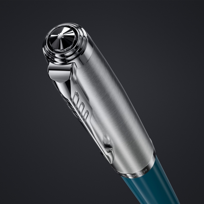 Шариковая ручка Parker 51 CORE TEAL BLUE CT в подарочной упаковке.