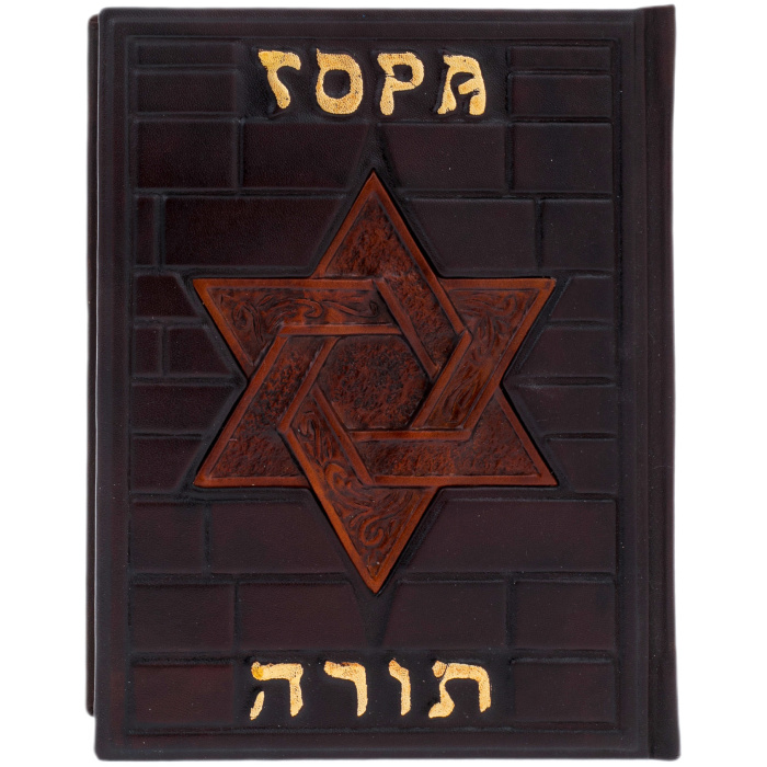 Книга в кожаном переплёте "Тора"