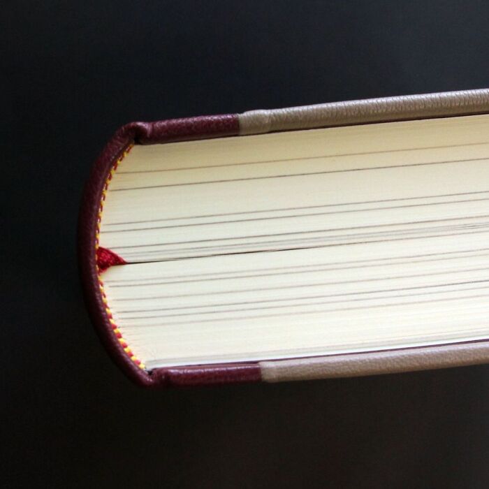 Книга в кожаном переплете "Моя Жизнь в искусстве" К. Станиславский