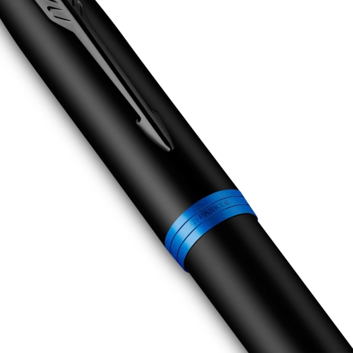 Ручка перьевая Parker IM Vibrant Rings Flame Blue в подарочной упаковке.