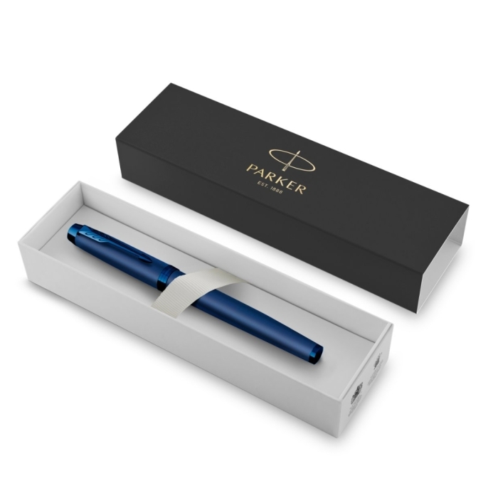 Ручка перьевая Parker IM Monochrome Blue в подарочной упаковке.