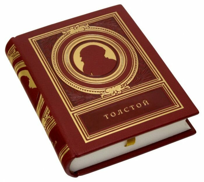 Книга в кожаном переплёте "Мысли замечательных людей: Лев Толстой"
