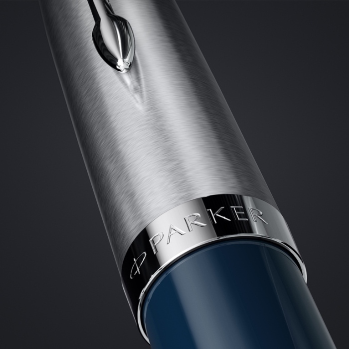 Шариковая ручка Parker 51 CORE MIDNIGHT BLUE CT в подарочной упаковке.