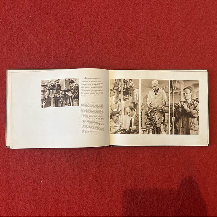 Книга "The Soviet Worker", Moscow and Leningrad, 1939 г.