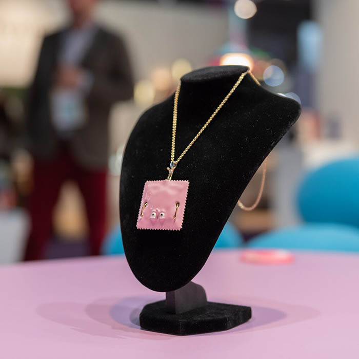 Украшение "Cute condom" художника Тараса Желтышева