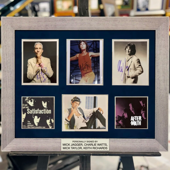 Фото с 4-мя автографами участников группы The Rolling Stones: Мика Джаггера, Чарли Уоттса, Мика Тейлора, Кита Ричардса