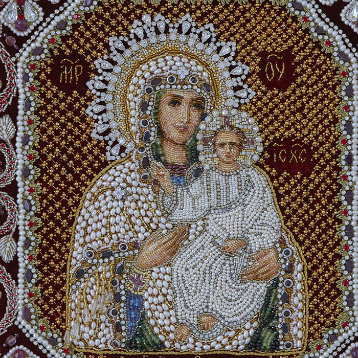 Вышитая икона "Богоматерь Смоленская" в антикварной раме и киоте