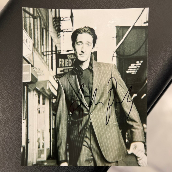 Фото с автографом актёра и продюсера Эдриена Броуди