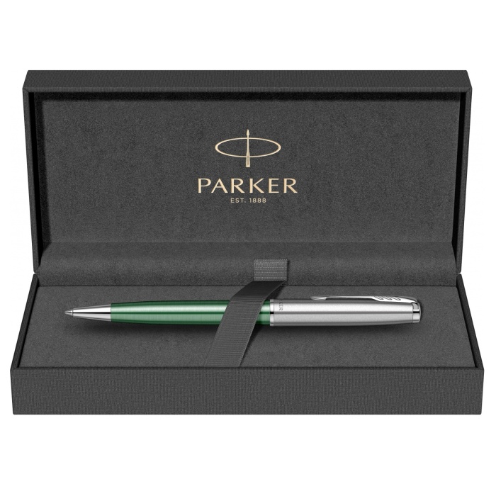 Шариковая ручка Parker Sonnet Essentials Green SB Steel CT в подарочной упаковке.