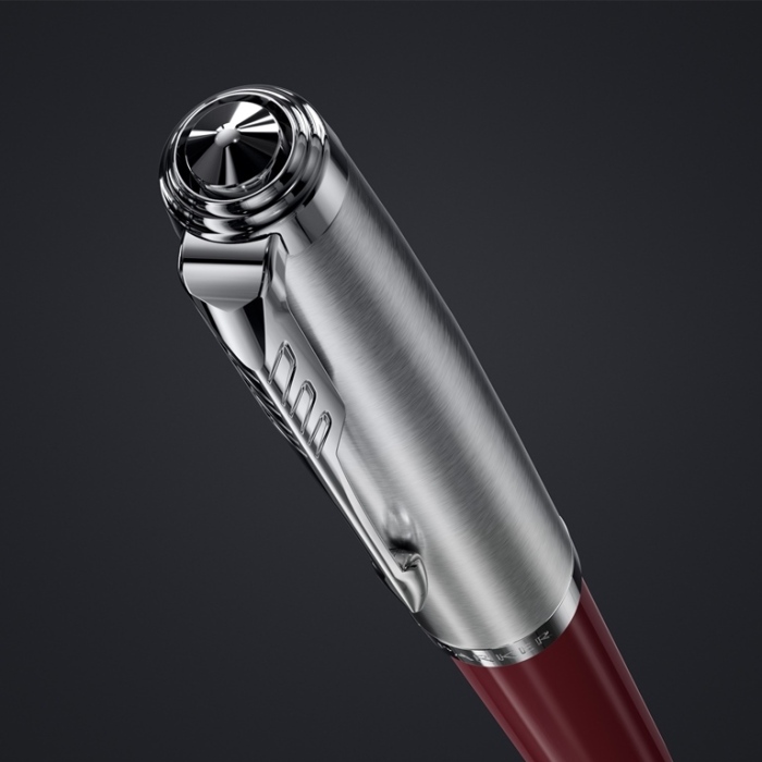 Шариковая ручка Parker 51 CORE BURGUNDY CT в подарочной упаковке.