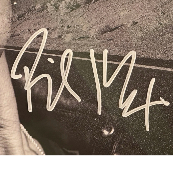 Пластинка «The roadside - EP» с автографом музыканта Билли Айдола