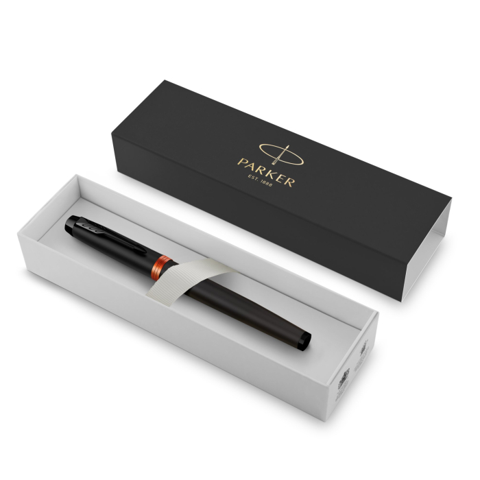 Ручка перьевая Parker IM Vibrant Rings Flame Orange в подарочной упаковке.