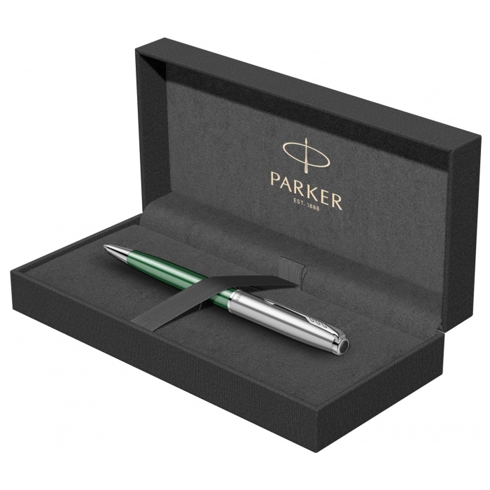 Шариковая ручка Parker Sonnet Essentials Green SB Steel CT в подарочной упаковке.