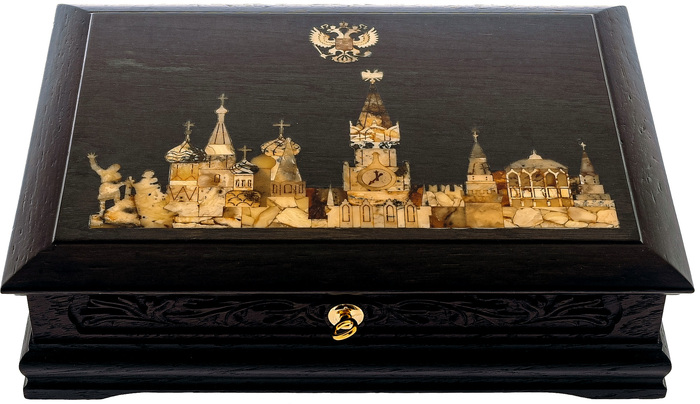 Шкатулка с янтарем "Столица" мореный дуб