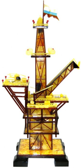 Статуэтка из янтаря "Нефтевышка"