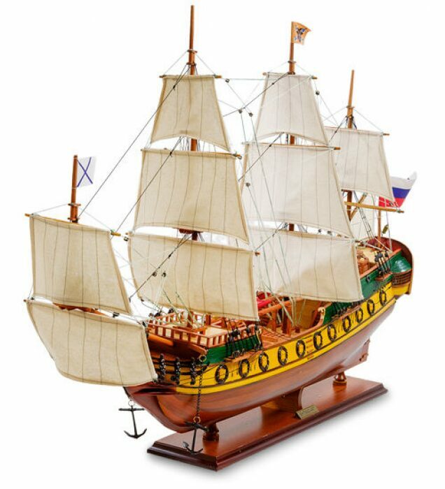Модель российского фрегата «Shtandart» 1999 г. из дерева