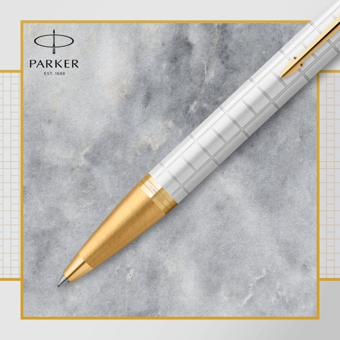Шариковая ручка Parker IM Premium K318 Pearl GT в подарочной упаковке.