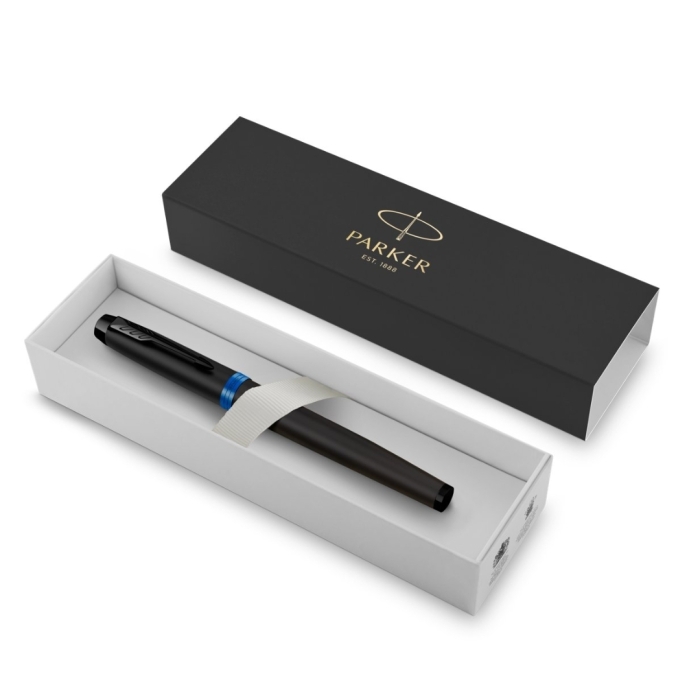 Ручка перьевая Parker IM Vibrant Rings Flame Blue в подарочной упаковке.