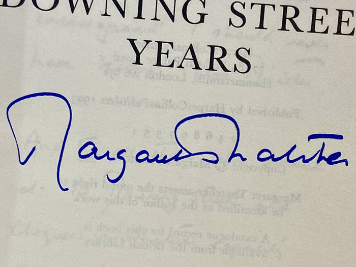 Книга "The Downing Street years" с автографом политического деятеля Маргарет Тэтчер