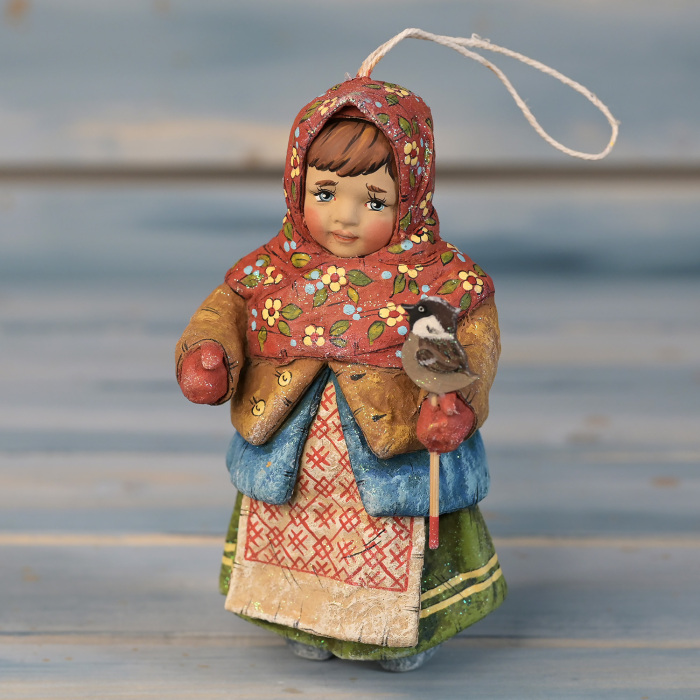 Коллекционная елочная игрушка "Галинка с птичкой" из коллекции "Русский север"