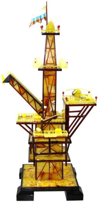 Статуэтка из янтаря "Нефтевышка"