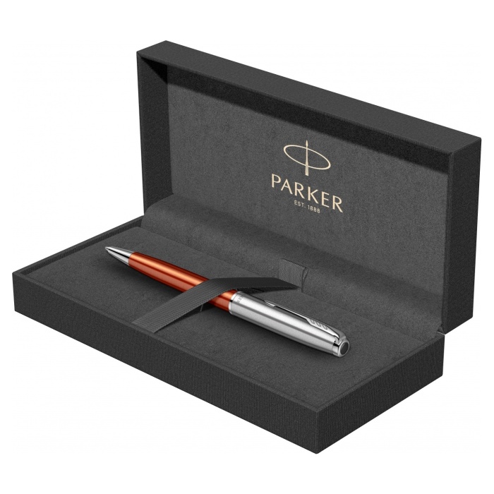 Шариковая ручка Parker Sonnet Essentials Orange SB Steel CT в подарочной упаковке.