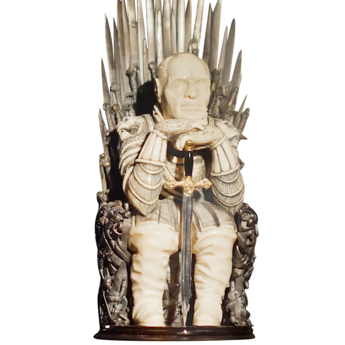 Шахматный гарнитур из ореха и бивня мамонта "Game of Thrones / Игра престолов"